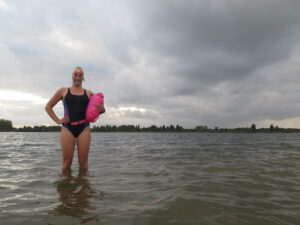 zwemmer in open water