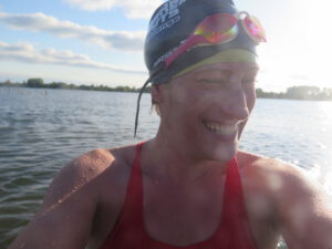 twee badmutsen over elkaar heen, extra warm