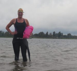 zwemmer met wetsuit